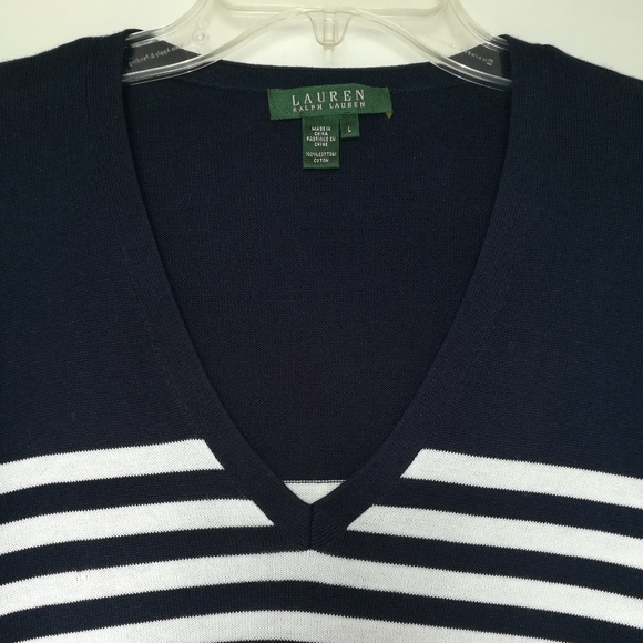 NWOT Lauren Ralph Lauren V-neck blouse, size L - Picture 2 of 11